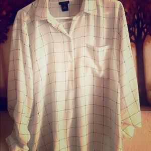 Ann Taylor long sleeved button up dress shirt